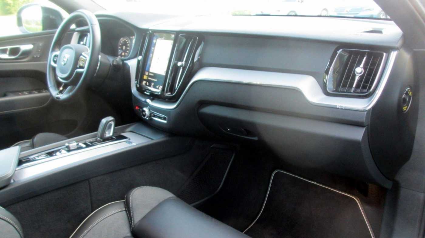 Volvo  B4 D AWD R Design +LED+RFK+DAB+ACC+BLIS+AHK