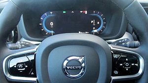 Volvo  B5 Benzin AWD Plus Dark +PANO+STHZ+360°+AHK