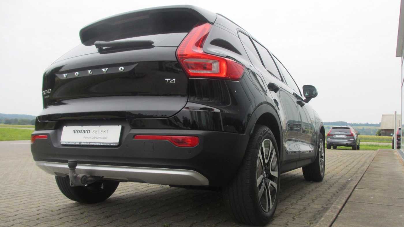 Volvo  XC40 T4 Automatikgetriebe (140kW/190PS) Momentum Pro