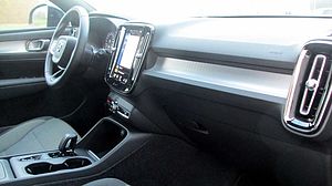 Volvo  T3 Momentum Pro +ACC+LED+SHZ+KAMERA+PDC+AHK
